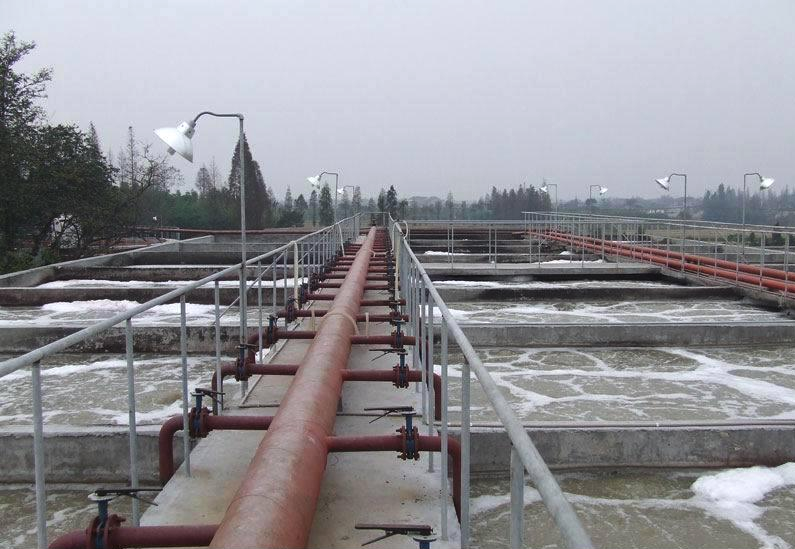 (圖:生活污水泡沫現(xiàn)場(chǎng))