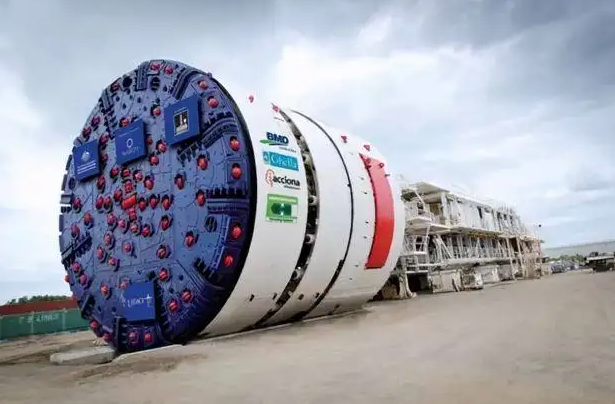 (圖:盾構(gòu)機(jī))