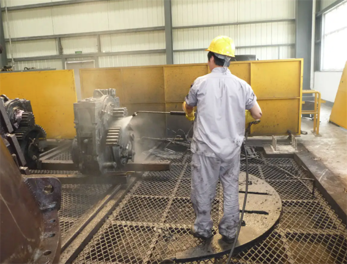 (圖:高壓噴淋清洗現(xiàn)場)