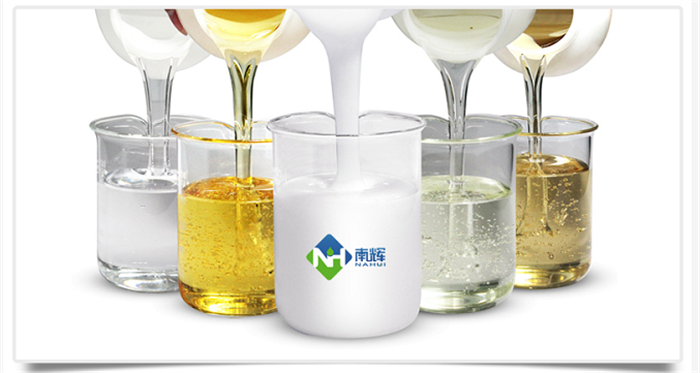 (圖:南輝定制冷卻塔水池消泡劑)