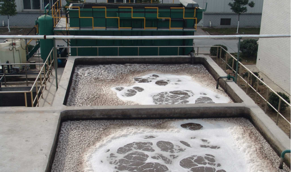 (圖:工業(yè)廢水處理池)