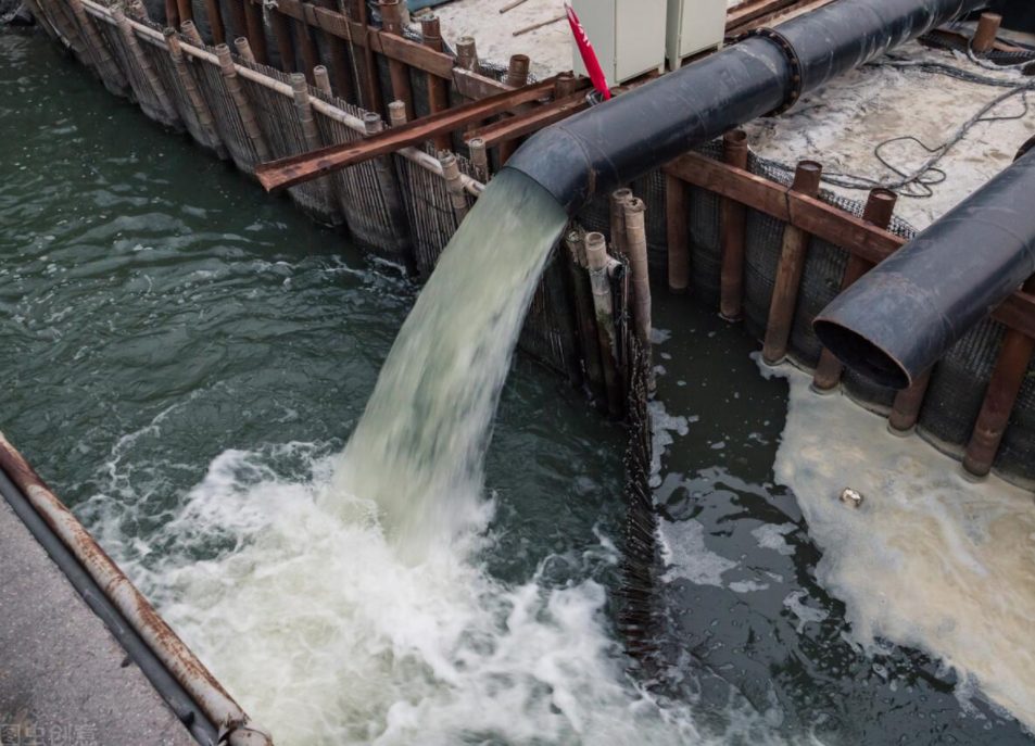 (圖:造紙廠廢水處理池)